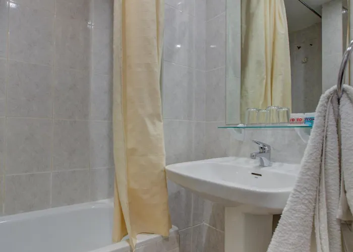 Hotel Emperatriz Ii 2*